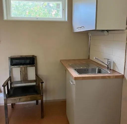 Garden House Near Centre